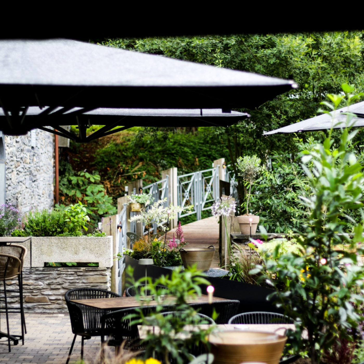 Le Dalla Strega ouvre les portes de sa belle terrasse mais aussi bientôt d'un restaurant episode artwork