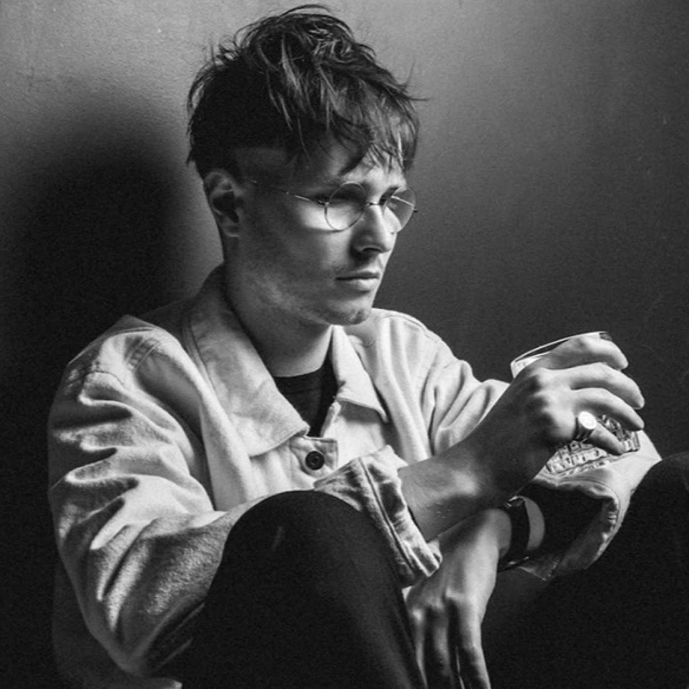 Le chanteur lyonnais Léman marque son retour avec "On attend". episode artwork